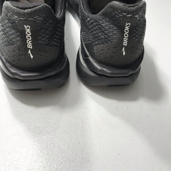 Brooks Hyperion 2 CTS Gray and Black Athletic Shoes Size 11D SB-07